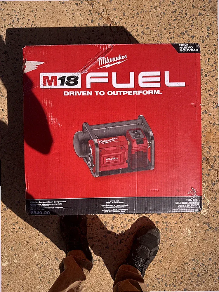 Milwaukee 2840-20 M18 Fuel 2 Gallon Compact Quiet Compressor Tool Only